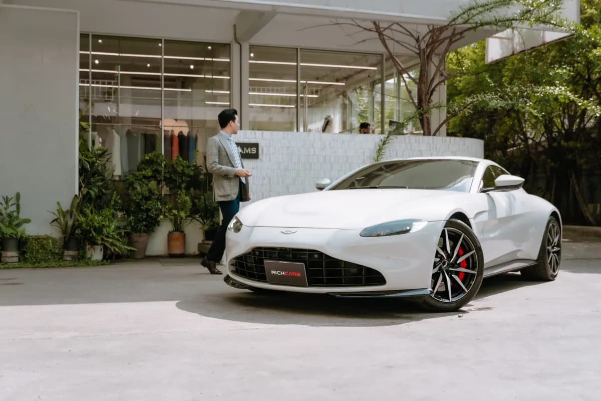 Aston Martin Vantage