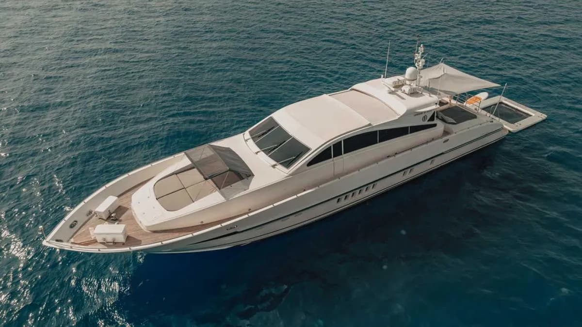 Leopard 90 футов