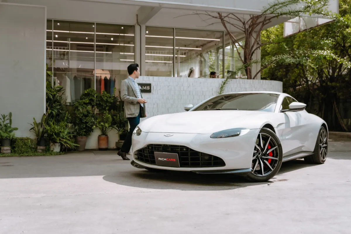 Aston Martin Vantage